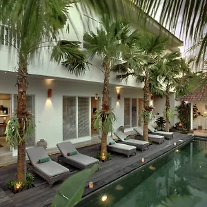 & Vespa 4 3* Seminyak (Bali)